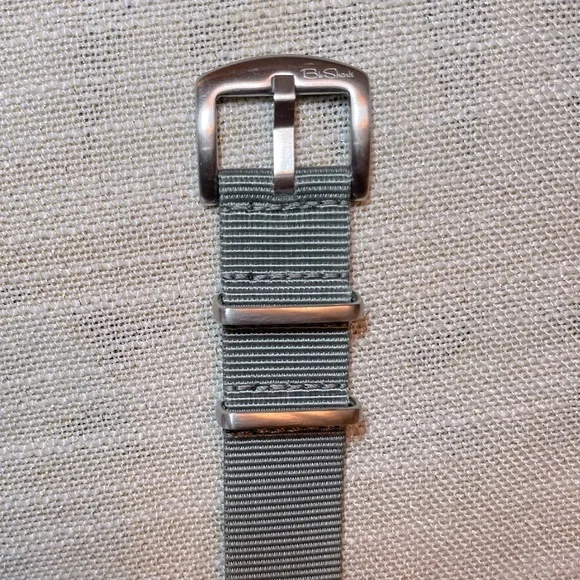 BlueShark Nato Strap - Gray/ 20mm / Premium Brushed - Picture 2 of 3
